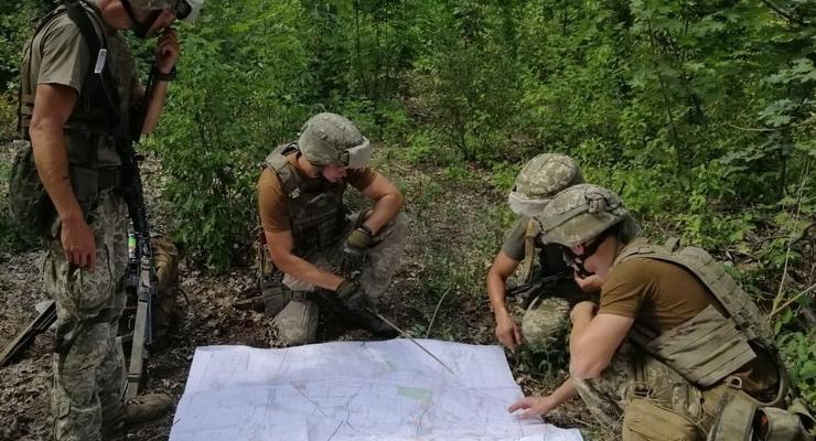 На Донбассе подорвались двое украинских военнослужащих