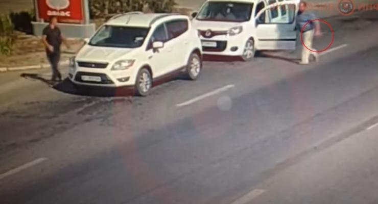В Днепре водитель с ножом бросался на участников дорожного движения