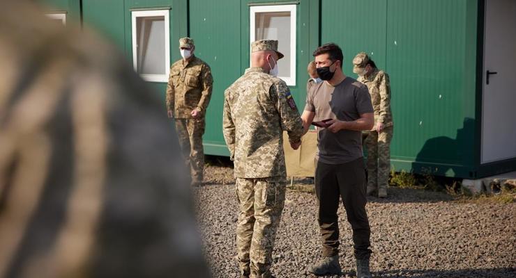 Зеленский посетил лагерь разведки на Донбассе