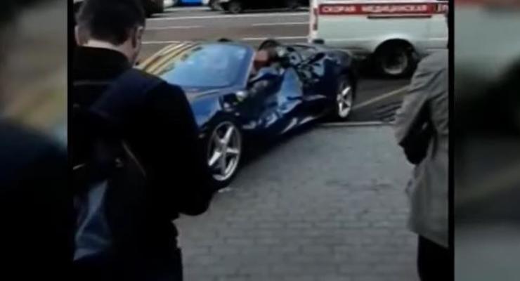 Столкновение Ferrari и маршрутки попало на видео