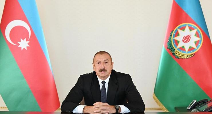 Азербайджан ввел частичное военное положение