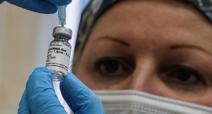 Российскую вакцину от COVID-19 привезли на испытания в Беларусь