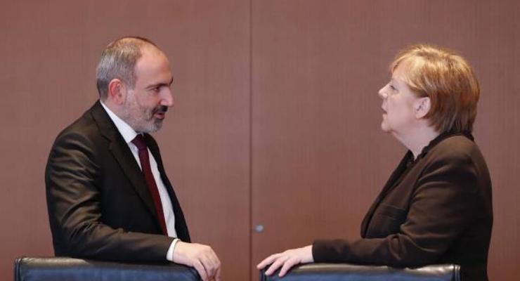 Пашинян просит Меркель "обуздать" Турцию