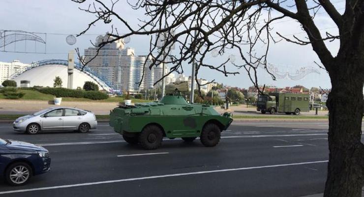 В Минск "стянули" бронетехнику, начались задержания