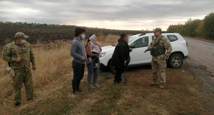 На украинской границе задержали семью, шедшую пешком из Афганистана