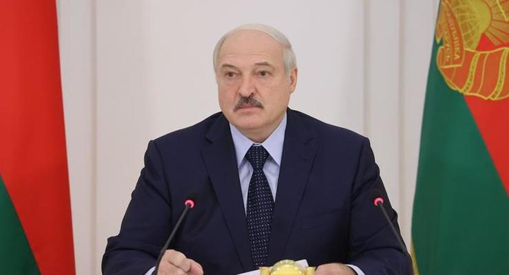 Лукашенко увидел внешнее вмешательство в Карабахе и Бишкеке