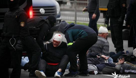 Водометы и раненые. Жесткий разгон акции в Минске