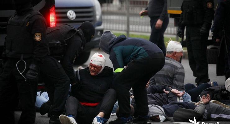 Водометы и раненые. Жесткий разгон акции в Минске