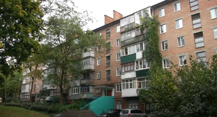 Под Киевом мужчина выбросил знакомого с балкона арендованной квартиры