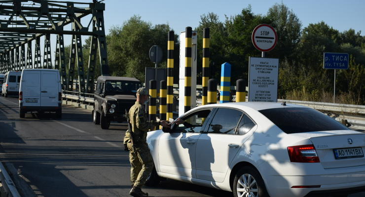 На границе с Венгрией временно ограничат проезд: Когда и на сколько