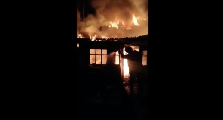 В Черкасской области хозяйка растопила печь бензином и сожгла дом
