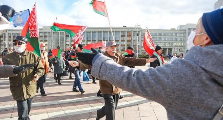 В Минске встретились два противоположных митинга