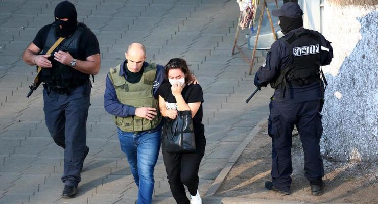 Полиция Грузии задержала захватчика заложников в банке - СМИ