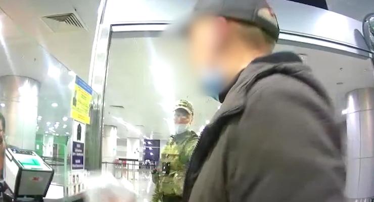 Полез драться: в "Борисполе" задержали украинца в розыске