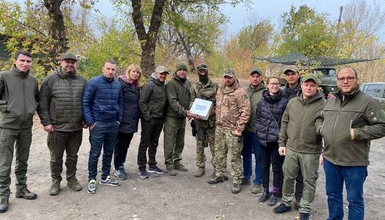 Перед выборами "Слуги народа" подарили военным дроны