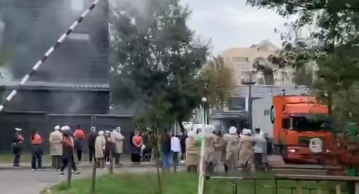 В Киеве горел супермаркет, людей эвакуировали
