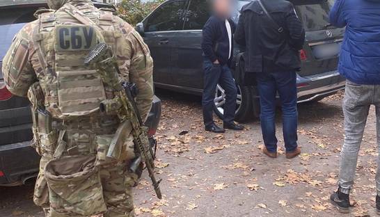 В Сумах депутат облсовета угрожал чиновнику, требуя взятку