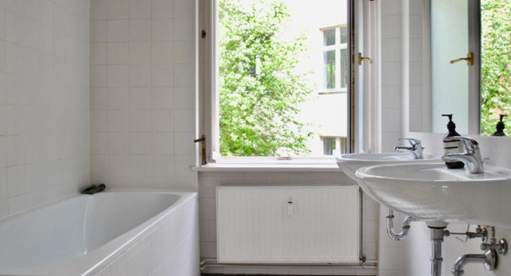 В Берлине предлагают арендовать для жилья ванную комнату