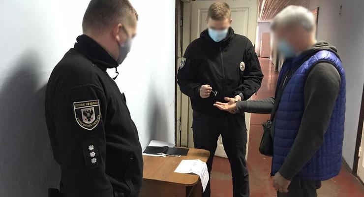 Житель Чернигова украл бланки "опроса Зеленского"