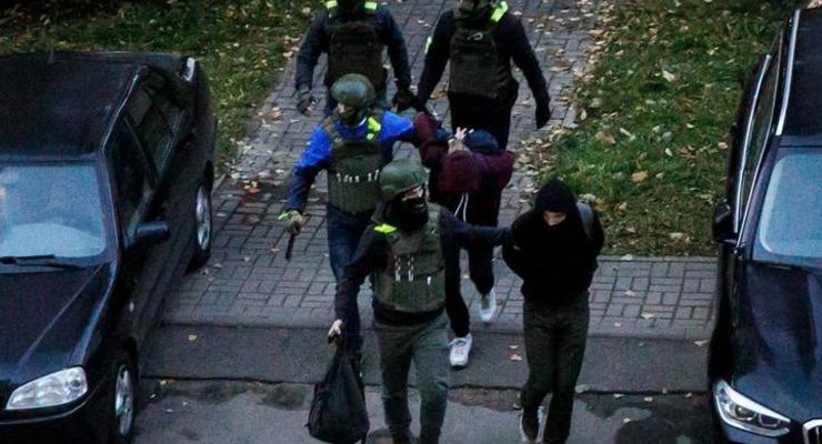 Протесты в Беларуси: силовики задержали почти 300 человек