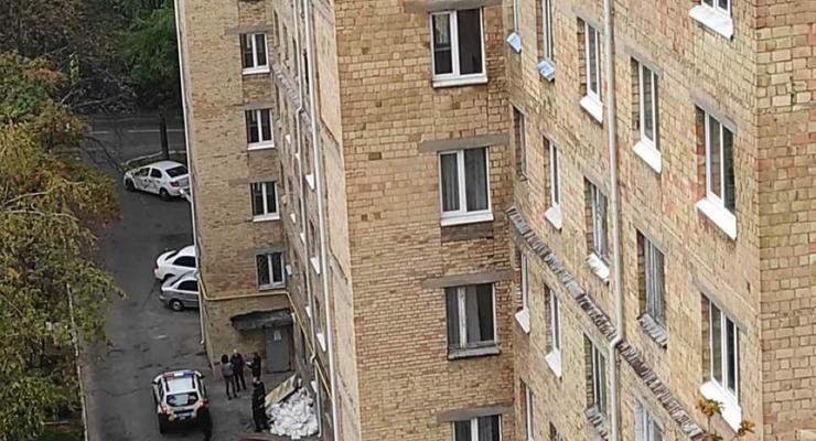 В Киеве преподаватель университета выпрыгнул с девятого этажа