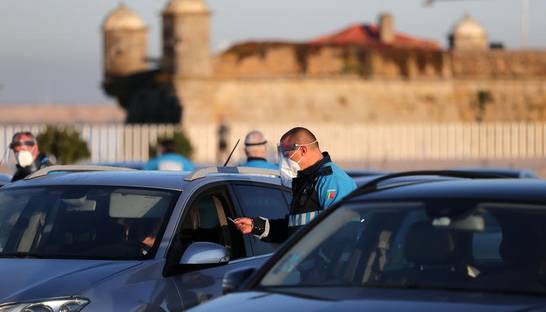 Португалия запретила поездки по стране