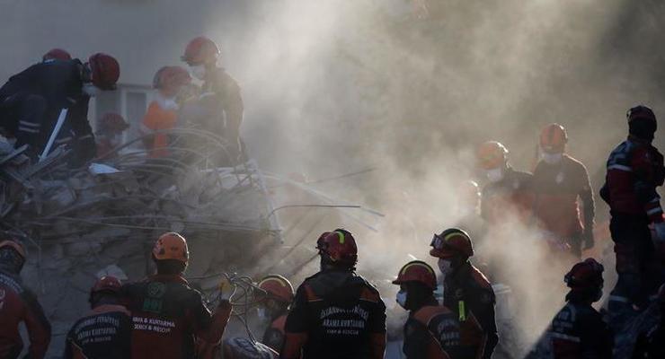 Число погибших от землетрясения в Турции превысило 90 человек