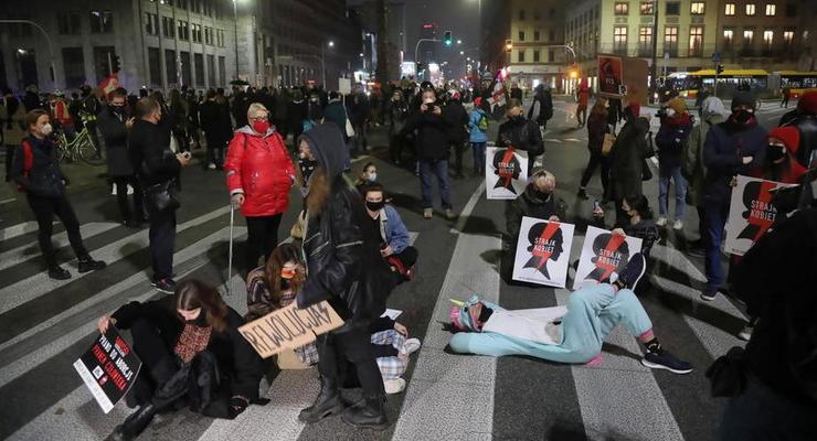 В Польше продолжаются протесты против запрета абортов
