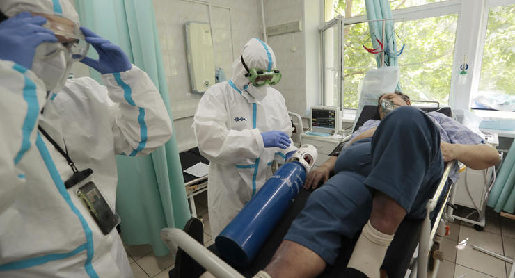 В Украине впервые почти девять тысяч новых случаев COVID