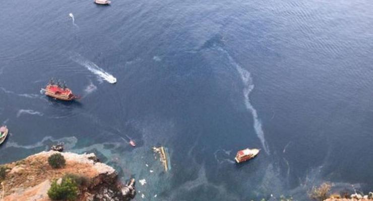В Турции затонул катер с туристами, есть жертвы