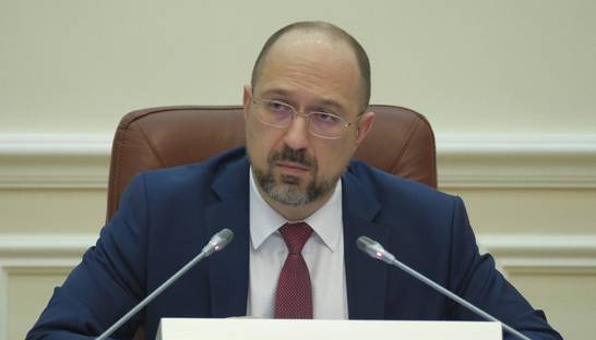 Кабмин предложил Зеленскому уволить трех губернаторов