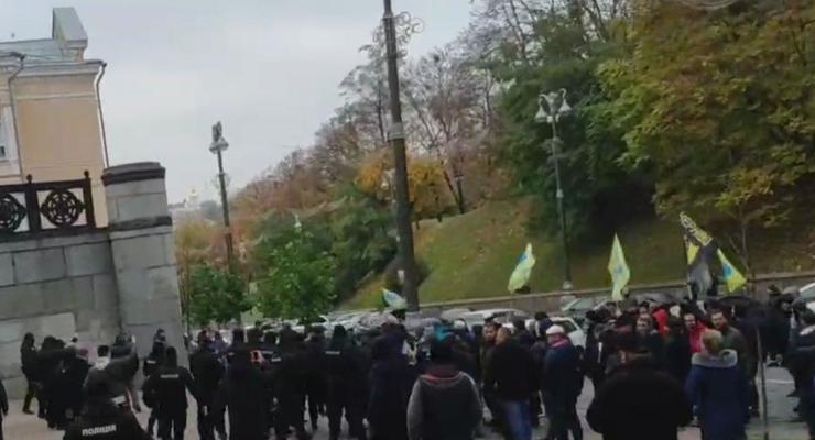 "Евробляхеры" перекрыли Киев: Начались стычки с полицией