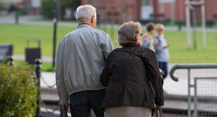 В МОЗ предлагают ввести "час пенсионеров"