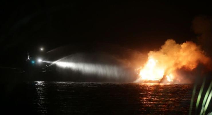 В Киеве на Днепре сгорела яхта