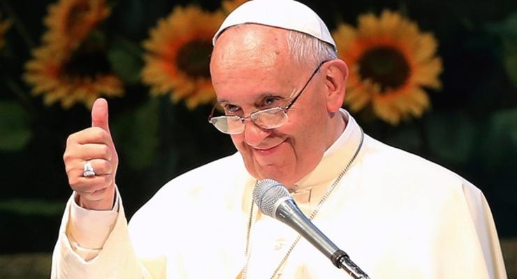 Папа Римский "лайкнул" модель в сети