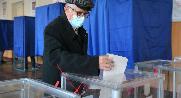 Явка во втором туре выборов мэров в Украине составила 24%