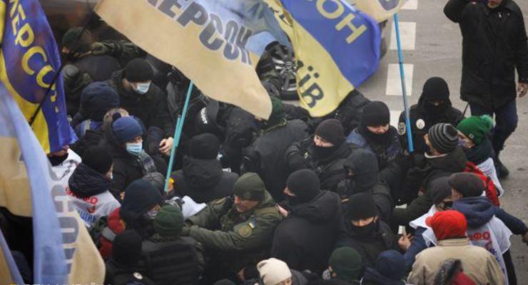 Под Радой в Киеве произошли первые столкновения