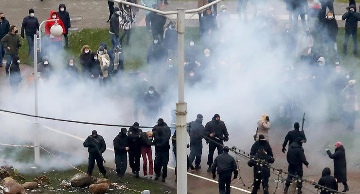 Силовики применили спецсредства против протестующих в Минске