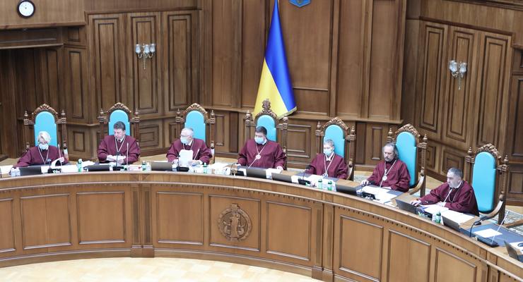 48 депутатов обжаловали карантин выходного дня в Конституционном суде