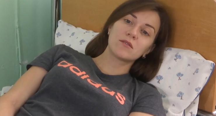 В Житомире пациент избил беременную медработницу