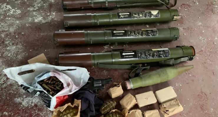 На Донбассе в схроне нашли четыре гранатомета
