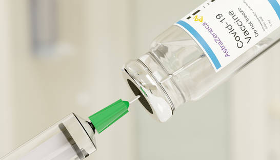 COVID-вакцина попала на рассмотрение британского регулятора