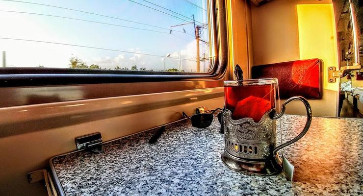 УЗ с 1 декабря возобновляет продажу чая и кофе в поездах