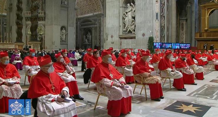 В Ватикане прошла церемония назначения новых кардиналов