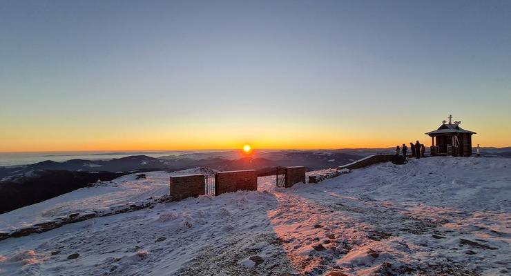 Настоящая зима: В заснеженных Карпатах ударили морозы