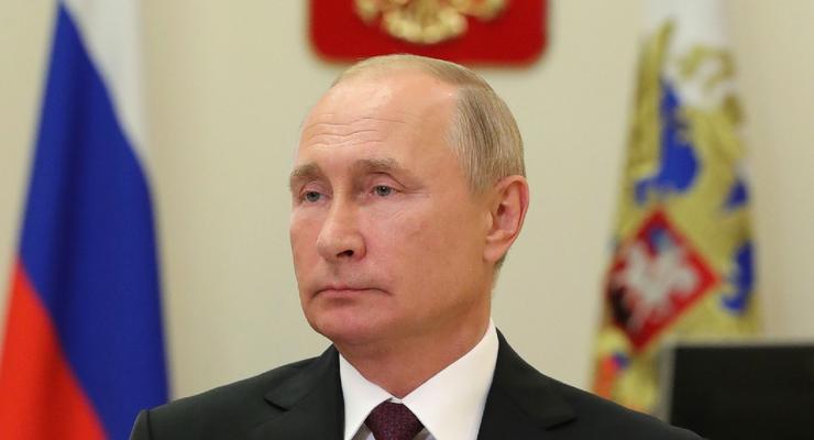 Путин приказал начать массовую COVID-вакцинацию российской прививкой