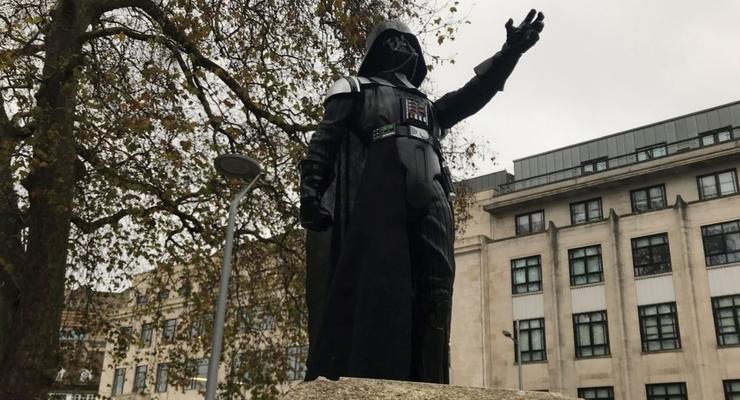 В Британии появился памятник Дарту Вейдеру