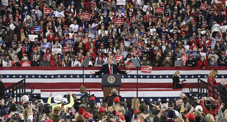 Трамп провел первый митинг после поражения на выборах