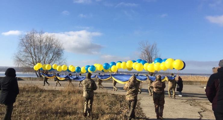 В направлении Горловки запустили флаг Украины
