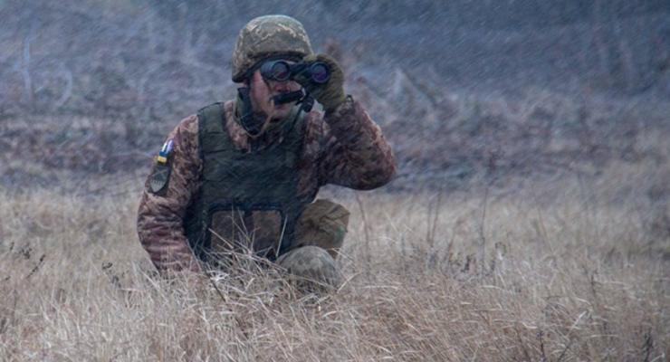 На Донбассе боевик ранил себя выстрелом